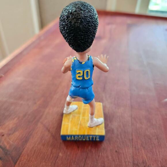 Maurice Lucas mini Marquette Golden Eagles NCAA College Basketball bobblehead - Picture 2 of 3